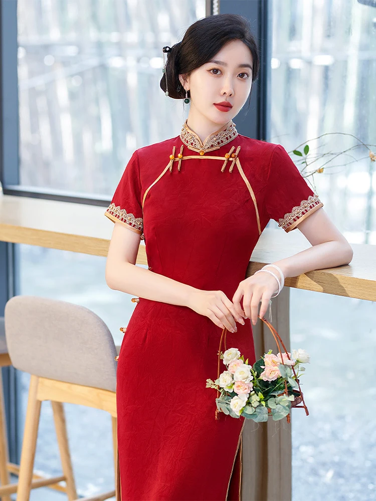 Eleganten Poletje Dolgo Slim Svile Rdeče Cheongsam modni brvi Banket Stranka Večerno Obleko Tradicionalna Kitajska Obleka Qipao za Ženske