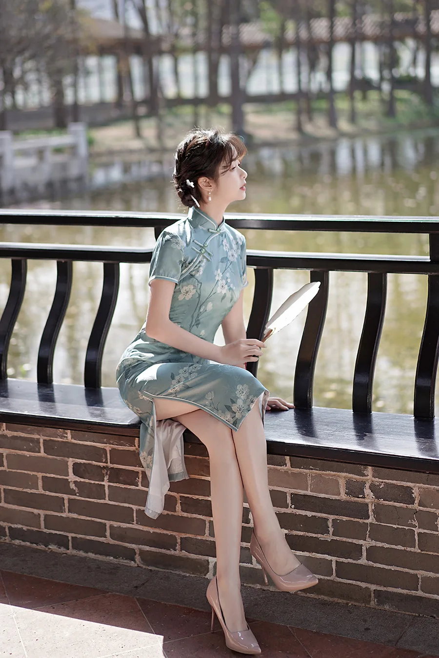 Poletje Novo Kratek Rokav Stoji Vratu Gumb Cheongsam Obleko Kitajski Vintage Stil Cvetje Natisnjeni Ženske Nositi Qipao